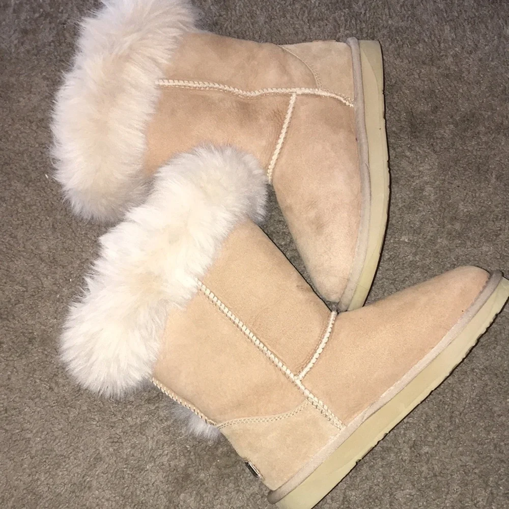 NWOT Australia Luxe Collection Leather Faux Fur Kids Nordic Sand